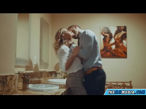 ❤️ Cando unha loura tetona seduce nun baño público Vídeo de puta en % gl.yinshuabang.top %